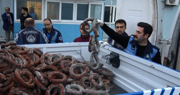 Kokmuş ve küflenmiş ürünleri satacaklardı - Resim : 3