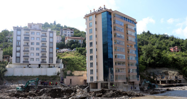 Bozkurt'ta çöken apartmanın müteahhidi hakkında gözaltı kararı - Resim : 2