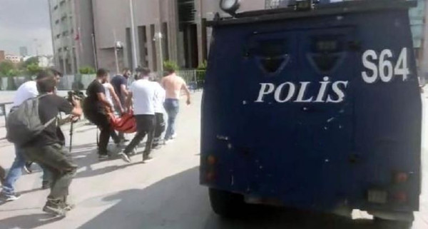 İstanbul Çağlayan Adliyesi önünde silahlı çatışma: 1 yaralı - Resim : 2