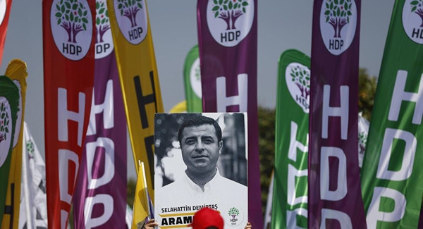HDP Türkiye'nin dört bir yanında alanlara iniyor - Resim : 2