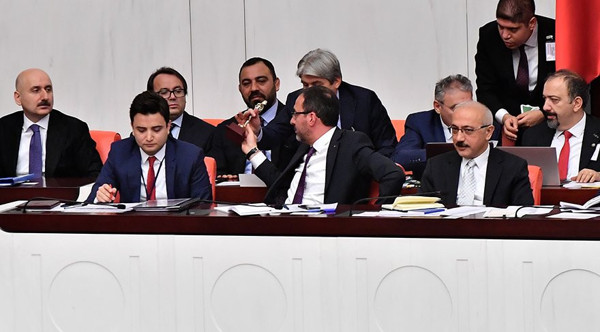 CHP'li vekilden Bakan Kasapoğlu'na 'İşsizlik ve Mutsuzluk Oscarı' - Resim : 2