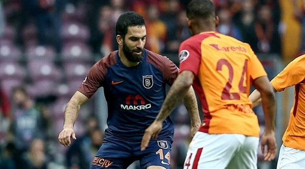 Galatasaray-Başakşehir maçında protesto sesleri - Resim : 1