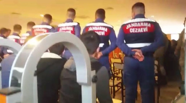 25 havalimanı işçisi ile 5 sendika yöneticisi tahliye edildi - Resim : 2