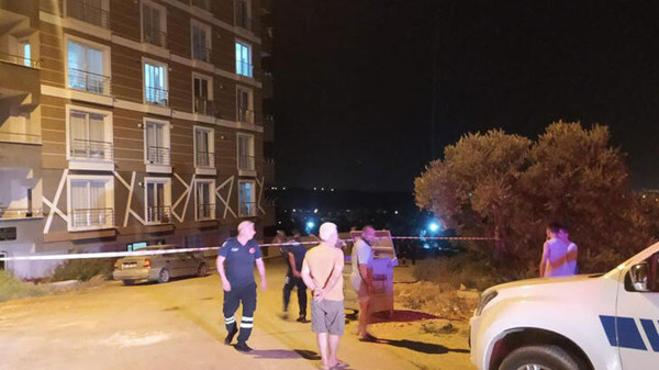 Hatay'da temel kazısında heyelan: 24 daireli bina boşaltıldı - Resim : 1