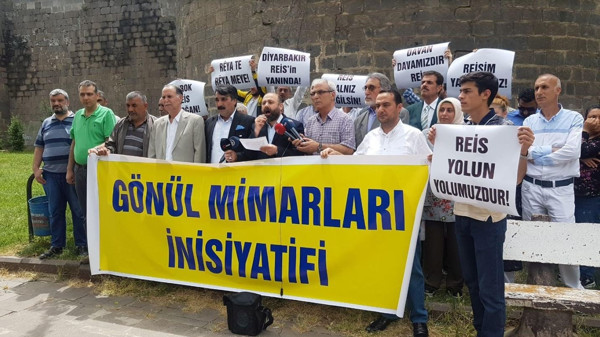 Davutoğlu’nun Diyarbakır programı AKP’lileri rahatsız etti - Resim : 1