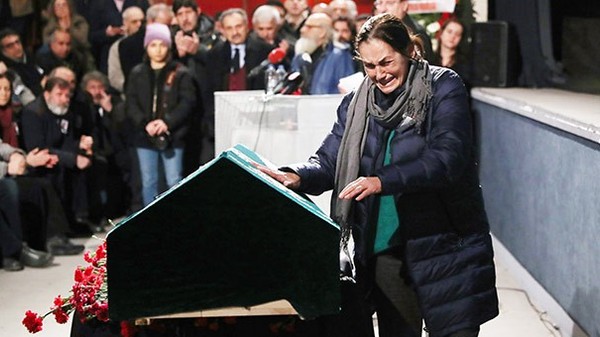 Aytaç Arman'a veda: İçimize kara taşları döktü ve gitti - Resim : 2