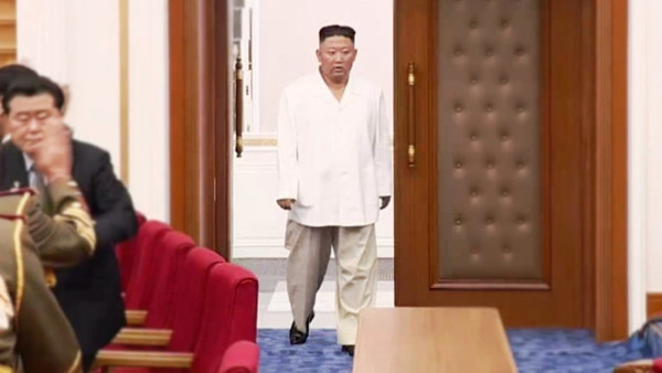 Kim Jong-un zayıfladı, Kuzey Koreliler 'gözyaşlarına boğuldu' - Resim : 1