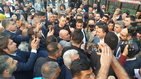 Babacan Diyarbakır’da konuştu: Kuru kardeşlik sloganları atmıyoruz, eşit vatandaşlık diyoruz - Resim : 2