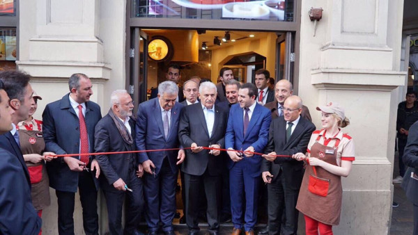 Suudi Alhokair, Simit Sarayı'na ortak oldu - Resim : 1