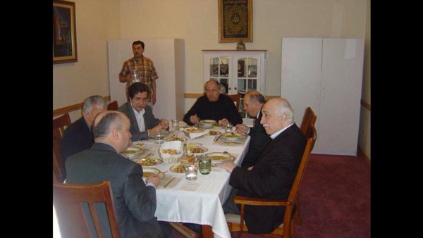 Gülen'le fotoğrafı çıkan Kuzu küfretti - Resim : 1