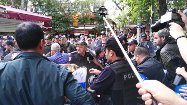 Yüksel eylemine polis saldırdı - Resim : 3