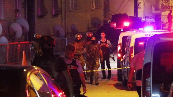 İstanbul sokakları çetelere teslim - Resim : 1
