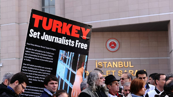 1 ayda 15 gözaltı, 3 tutuklama ve 6 müebbet hapis cezası - Resim : 1