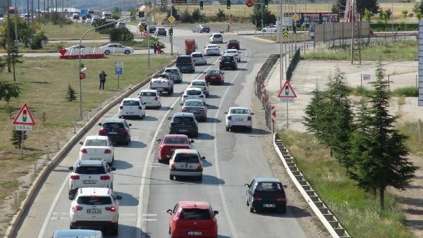 Tatil bitti; eve dönüş yolu çileye dönüştü - Resim : 1