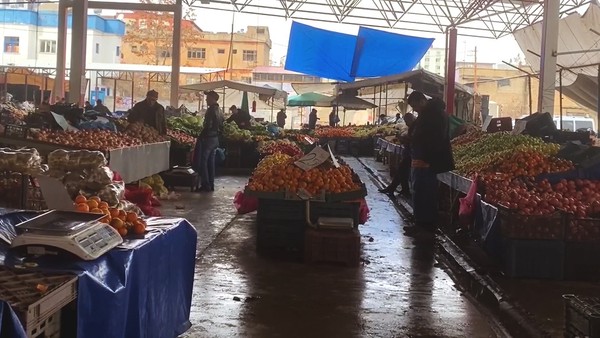 Siirt'te pazarcılar fiyatları etiketlere dolar ve euro olarak yazdı - Resim : 2
