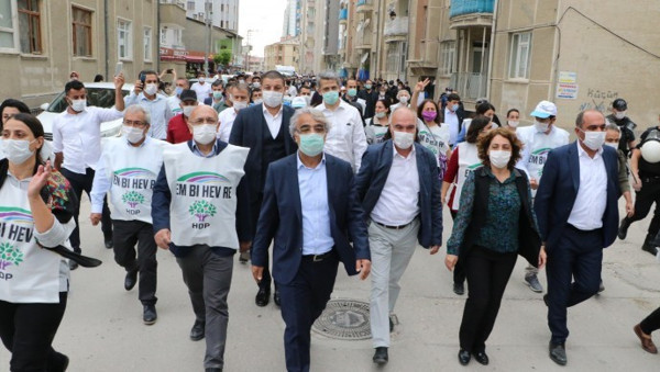 Abluka içinde abluka: HDP'nin demokrasi yürüyüşü - Resim : 2