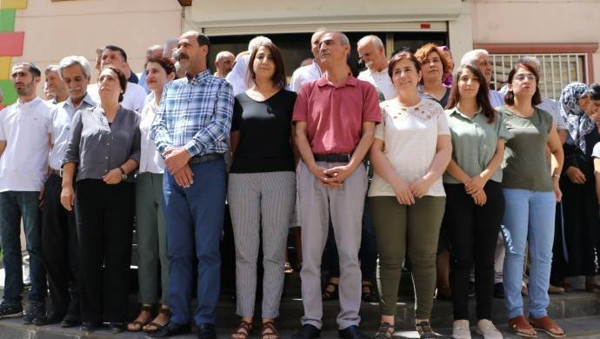 HDP ve DTK heyeti: Yakılan ormanlara halkın müdahalesi engelleniyor - Resim : 1