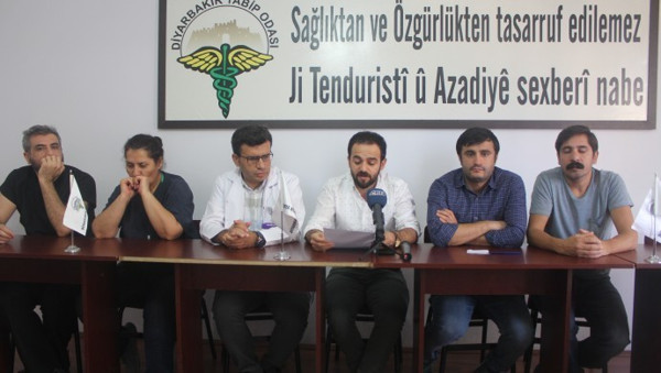 Sağlık çalışanlarına yönelik şiddet Diyarbakır’da protesto edildi - Resim : 1