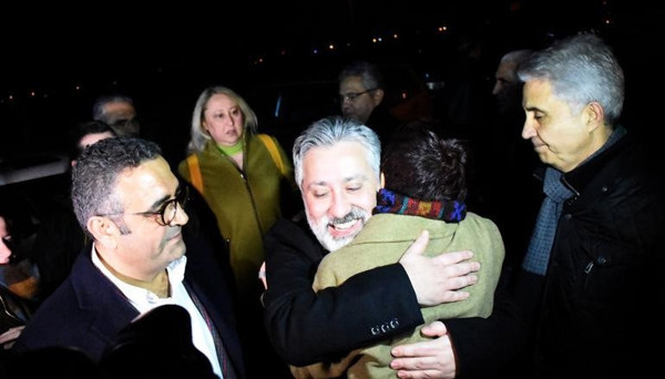 Ahmet Şık ve Murat Sabuncu cezaevinden çıktı - Resim : 2