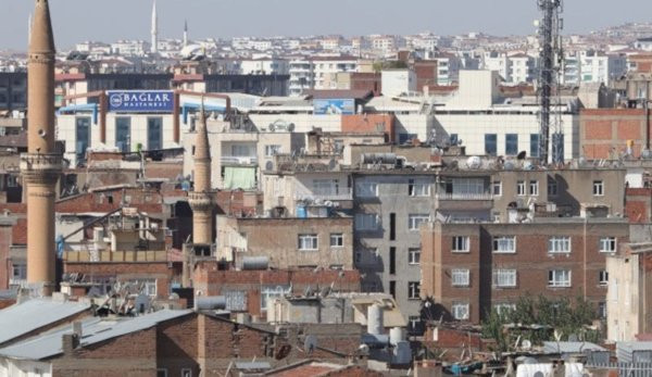 'Diyarbakır'da kentsel dönüşüm mülksüzleştirme sürecine yol açtı' - Resim : 1