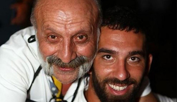 Arda Turan'dan gazeteciye saldırı - Resim : 1