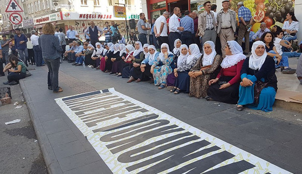 HDP'li Kaçmaz: AKP, 90’lı yıllardaki karanlık güçlere teslim olmuş durumda - Resim : 1