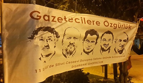 Tutuklu gazeteciler için sokağa çıktılar - Resim : 3