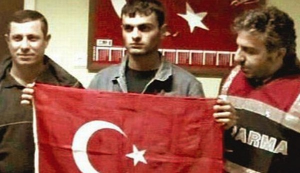 'Ogün Samast'a bayrağı başsavcı talimatıyla verdik' - Resim : 1