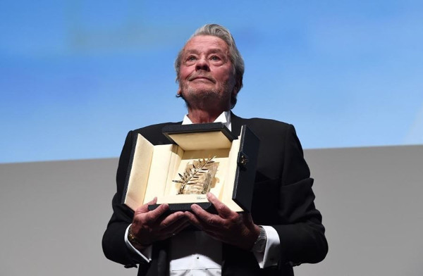 Alain Delon’a Cannes'da onur ödülü verilmesi: Çirkin düşünceler yüceltildi - Resim : 1