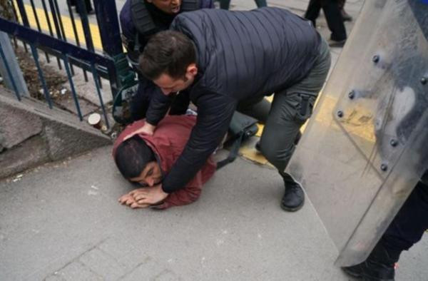 Akademisyenlere polis şiddeti - Resim: 11