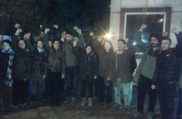 'İşkenceciler yargılansın' diyen liselilere polis şiddeti - Resim : 1