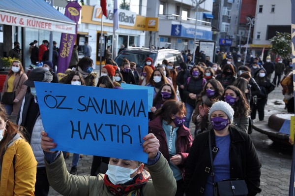 Hopalı kadınlar 8 Mart'ı kutladı: Kazanılmış hiçbir hakkımızı tartışmaya açtırmayacağız - Resim : 2