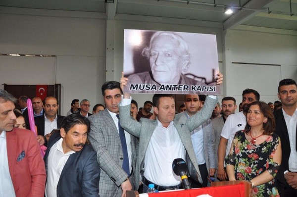 Menemen'e Musa Anter ve Deniz Gezmiş kapısı - Resim : 1