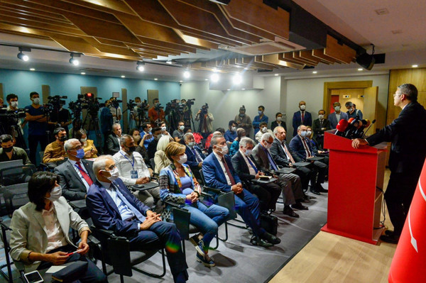 Barzani ile görüşen CHP'li Salıcı: Bu acıların artık son bulması gerek - Resim : 1