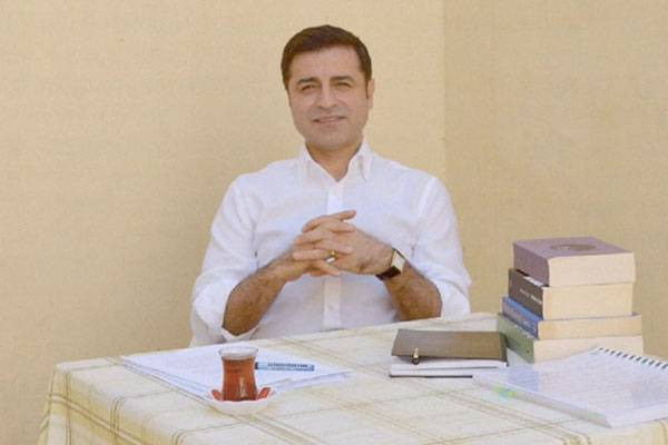 ORC anketi: 42 yıl hapis cezası verilen Selahattin Demirtaş en güvenilir siyasetçiler arasında - Resim: 5