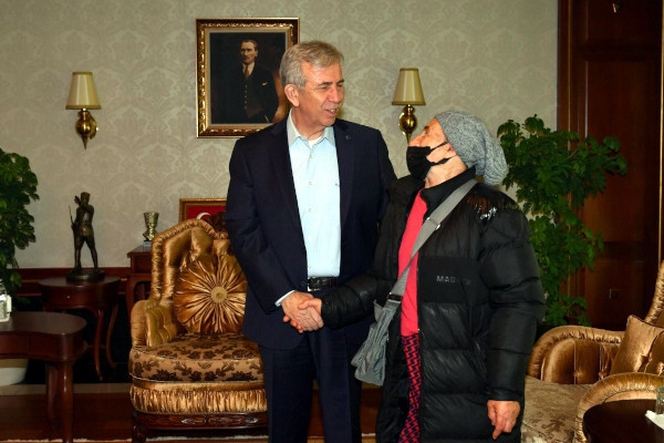 ‘Muhalif teyze’ olarak bilinen Zehra Canan: Mansur Yavaş ‘süper konuştun’ dedi - Resim : 1