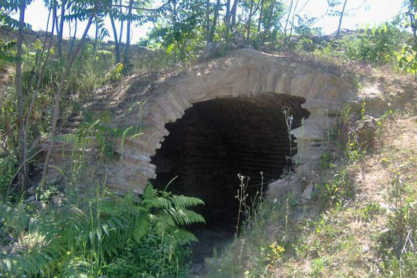 31 yıl önce keşfedilen Gültepe Nekropolü, sahipsiz kaldı - Resim : 2
