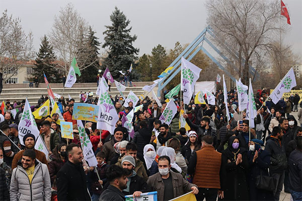 36 merkezde Newroz ateşi yakıldı: Şimdi kazanma zamanı - Resim : 2