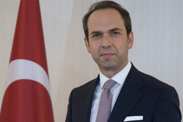 Bakan yardımcısı Bayraktar’ın 5 farklı görevi olmasına tepki gösteren Yavuzyılmaz: 5 görevi birden yapamaz - Resim : 1