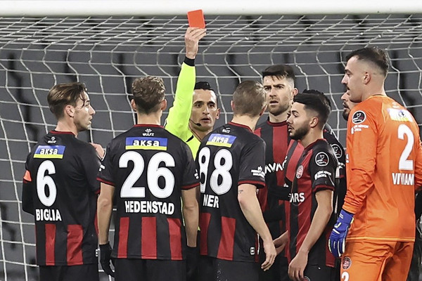 Fenerbahçe, 9 kişi kalan Karagümrük'ü yenemedi - Resim : 1