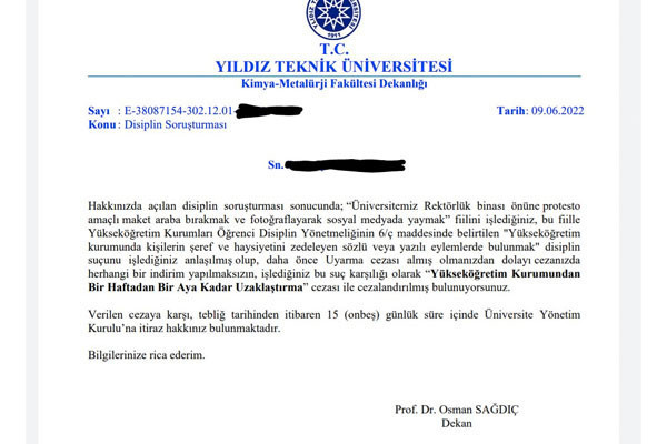 Rektörlüğün lüks araç kiralamasını maket araçla protesto eden öğrenci, uzaklaştırma cezası aldı - Resim : 1