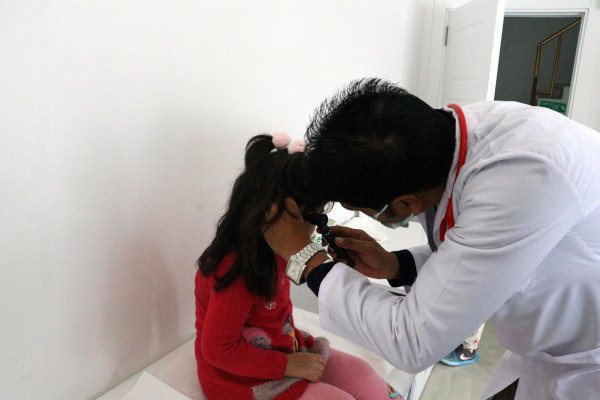 2 kardeşini kaybeden Nepalli Kumar Şah, Türkiye'de çocuk doktoru oldu - Resim : 2