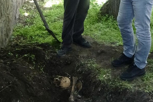 Su için yapılan kazıda, kafatası ve kemik parçaları bulundu - Resim : 4