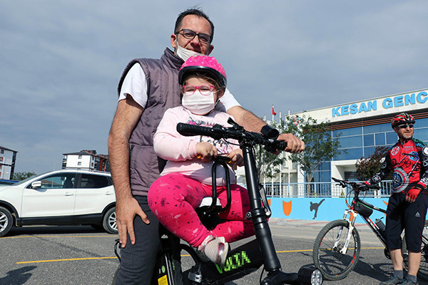Küçük kızı tramboline kendisiyle gitmekten vazgeçince 9 ayda 71 kilo verdi - Resim : 1