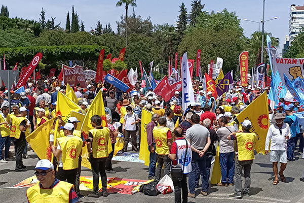 Edirne’den Kars’a 1 Mayıs kutlaması: Kurtuluş yok ya hep beraber ya hiçbirimiz - Resim : 3
