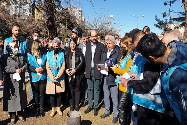 DEVA Partili Ülsen: Sorumluluğunu yerine getirmeyen iktidar istifa etmeli, ülkeyi seçime götürmeli - Resim : 1