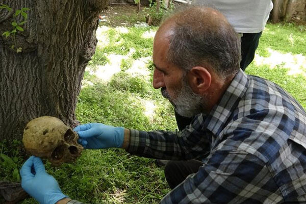 Su için yapılan kazıda, kafatası ve kemik parçaları bulundu - Resim : 2