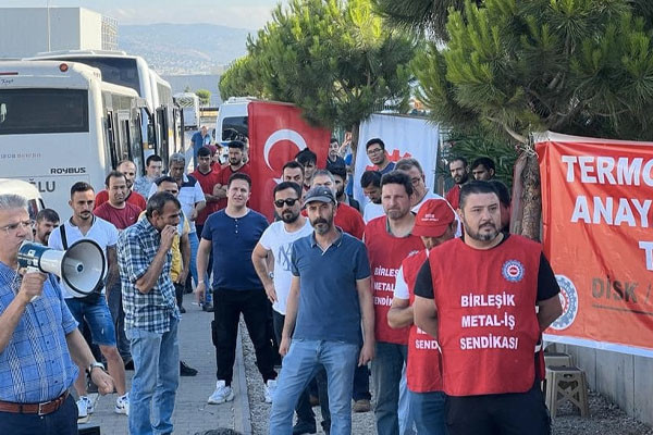 Sendikal mücadele verdiği için işten atılan Termokar işçilerinin direnişi devam ediyor - Resim : 1