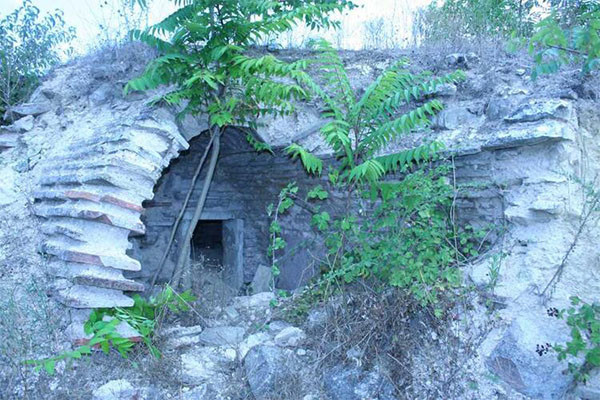 31 yıl önce keşfedilen Gültepe Nekropolü, sahipsiz kaldı - Resim : 1