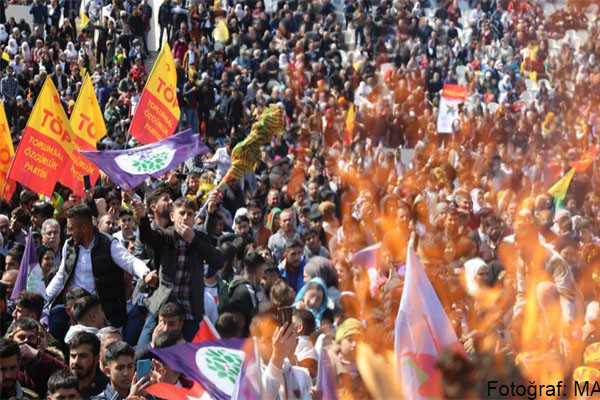 36 merkezde Newroz ateşi yakıldı: Şimdi kazanma zamanı - Resim : 6